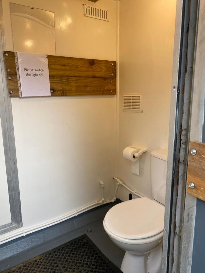 The Shepherd'S Hut - Wild Escapes Wrenbury Off Grid Glamping - Ages 12 And Over Baddiley Kültér fotó